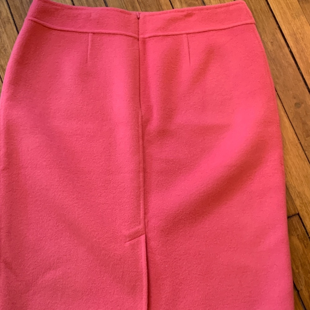 Talbots fully lined wool and nylon skirt in a pink/coral color. Worn a few times